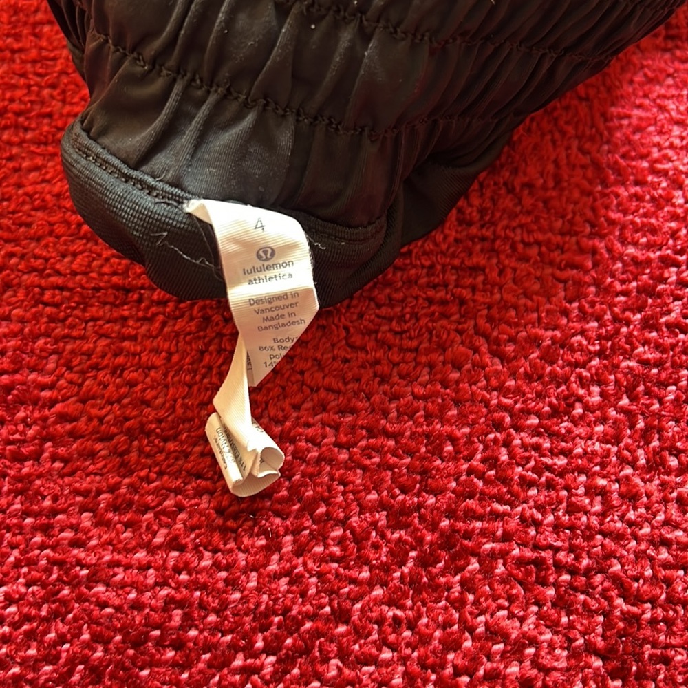 LULULEMON Tracker Short - Picture 3 of 5